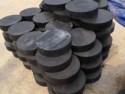 昆玉市板式橡胶支座由若干层橡胶片与薄钢板经加压硫化